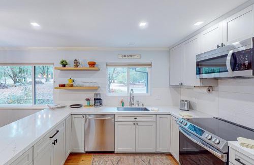 Glen Ellen House | Discover The Enso Sonoma: Family-Friendly with a Hot Tub