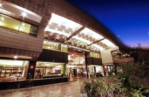 East District Hotel | Comfortable Stays at The Enterpriser Hotel with Breakfast