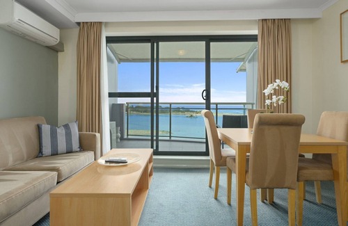 The Entrance Apartment | Oceanfront Retreat at The Entrance Waterfront Resort