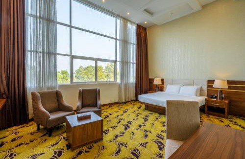 Mallawapitiya Hotel | Discover The Epitome: Family-Friendly Oceanfront Escape
