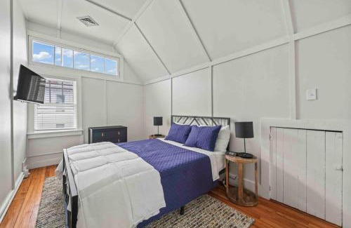 Saratoga Springs Apartment | Relaxing Getaway at The Equestrian with Private Balcony