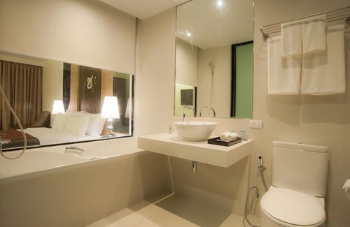 Ko Chang Hotel | Discover The Erawan Koh Chang: 4-Star Ocean View Retreat