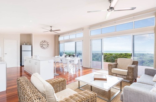 Cape Jaffa House | Escape to Breathtaking Views and Family-Friendly Comfort