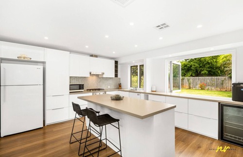 Indented Head Villa | The Esplanade- Beach front, Luxury, Sleeps 8, Luxury, Parking, Aircon
