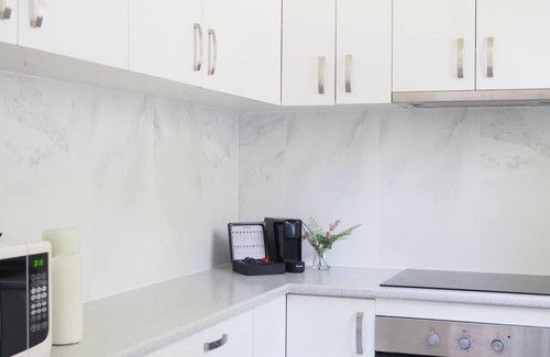 Warners Bay Hotel | Inviting Stay at The Esplanade Motel with Pool and Dining