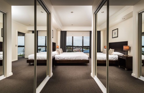 Lakes Entrance Hotel | Relax at The Esplanade Resort and Spa, Rated 8.6/10