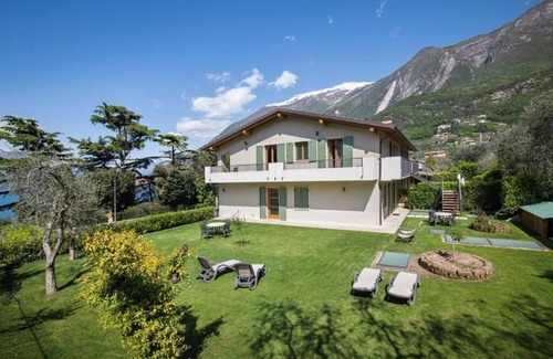 Malcesine Apartment | Discover The Essence Apartments N15: Family & Pet Friendly