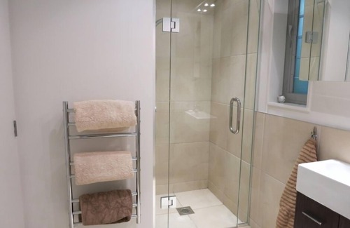 Puhoi Other | Garden Studio Escape: Guest Rated 9.8 with Pool & Spa