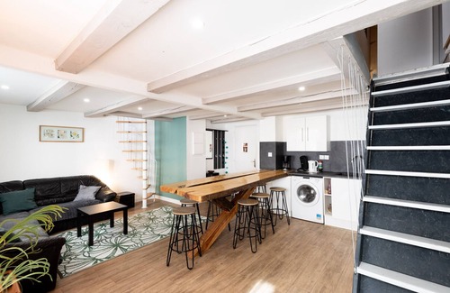 Les Arceaux Apartment | Essential T5 Duplex in Vibrant Downtown Montpellier