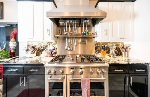 Riggins House | Discover The Estate on Main St. - Ideal for Family Gatherings