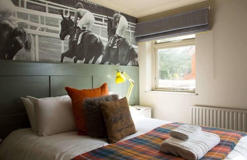 South Leigh Hotel | Discover The Evenlode Hotel: Family-Friendly Amenities & High Rating