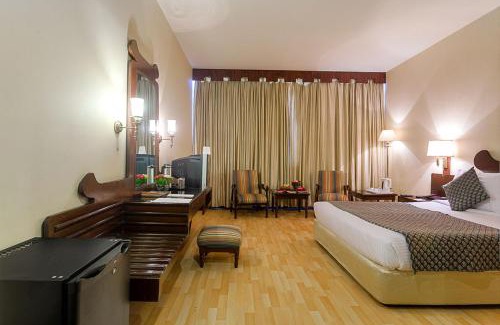 New Baneshwor Hotel | Experience The Everest Hotel: 5-Star Spa & Pool Retreat