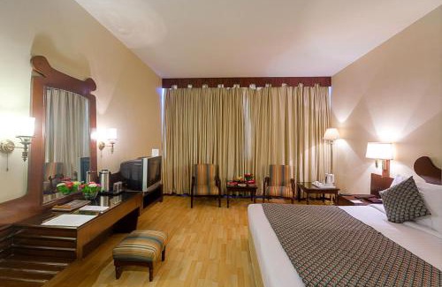 New Baneshwor Hotel | Experience The Everest Hotel: 5-Star Spa & Pool Retreat