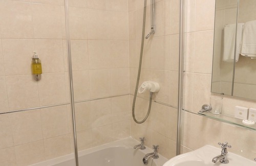 Widnes Hotel | Family-Friendly Retreat at The Everglades Park Hotel