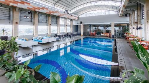 Palembang Hotel | Elegant Stay at The Excelton Hotel with Pool & Dining