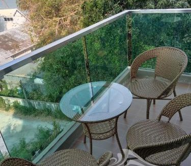 Saen Suk Apartment | Exclusive Oceanfront Suite with Rooftop Pool and Top Reviews