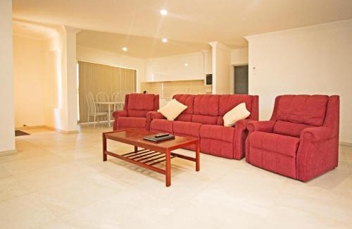 Jurien Bay House | Discover The Executive: Child-Friendly Getaway Awaits