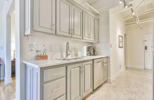 Athens Apartment | Convenient Executive Loft Near Sanford Stadium and Amenities