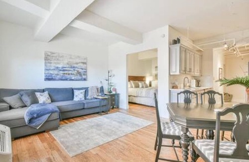 Athens Apartment | Convenient Executive Loft Near Sanford Stadium and Amenities