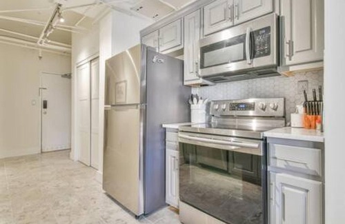 Athens Apartment | Convenient Executive Loft Near Sanford Stadium and Amenities