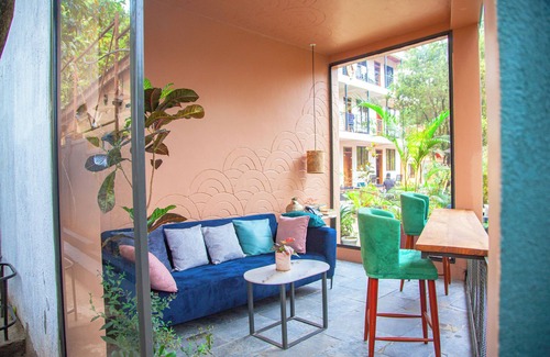 Central Kampala Bed & Breakfast | Explore The Explorers Hub: Family-Friendly & Highly Rated Stay