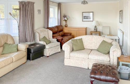 Westgate-on-Sea House | Top-Rated The Fairway: Family & Pet-Friendly Getaway