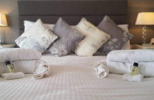 Bude Hotel | Discover The Falcon Hotel: Guest Rated 9.4 with Great Amenities