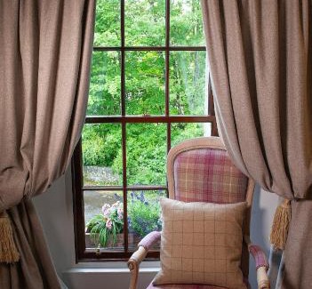 Killin Hotel | Inviting Retreat at The Falls Of Dochart Inn with Breakfast