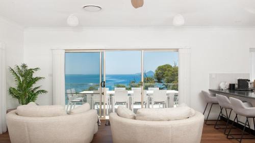 Salamander Bay House | Ideal Family Retreat with Breathtaking Water Views