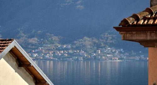 Colonno Apartment | The Family Houses - Apartments with Balcony and Lake View