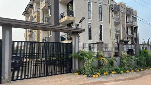 Kireka Apartment | Pet-Friendly Retreat with Free Wifi at Kyanja Hotel