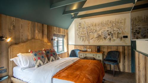 West Malling Hotel | Charming Stay at The Farm House - Family-Friendly Getaway
