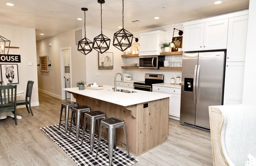Washington Fields Condo | Explore The Farm House: Pool, Spa & Guest Rated 9.8