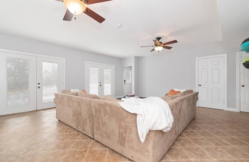 Martinsburg House | Pet-Friendly Farm's Getaway with Pool and Lake View