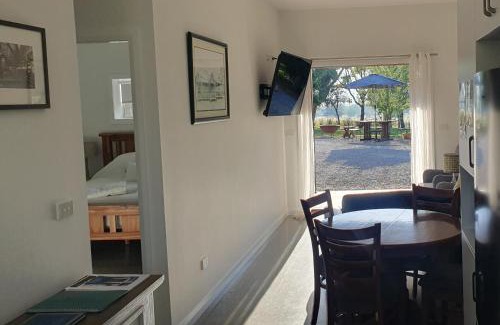 Timbumburi Apartment | Explore The Farm Shed: Family-Friendly with Pool & Breakfast