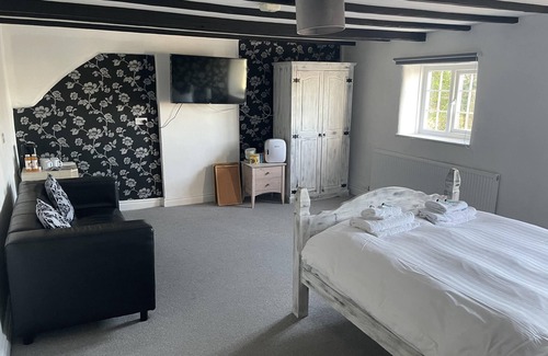 Catterick Bridge House | Budget-Friendly Stay at The Farmers Arms with Family Amenities