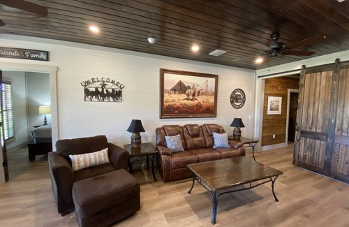 Caldwell Other | Top-Rated Family Retreat at The Farmhouse at Copperas Creek