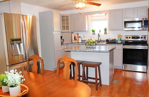 Harrisonburg House | Guest Rated: 9.8 at The Farmhouse near Downtown Harrisonburg