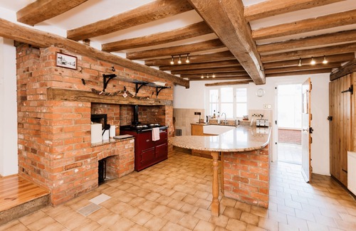 Woodbridge Cottage | Inviting Farmhouse at Partridge Lodge - Perfect for Families