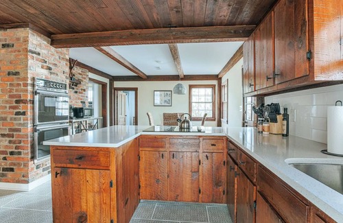 Waynesboro House | Unforgettable Stay at The Farmhouse: Waynesboro, Sleeps 12