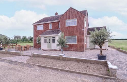 Saint Osyth House | Discover The Farmhouse: Pet and Child Friendly Retreat