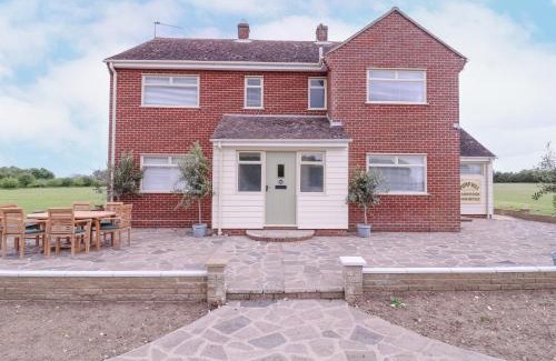 Saint Osyth House | Discover The Farmhouse: Pet and Child Friendly Retreat