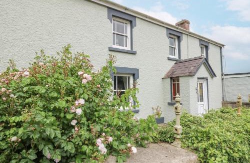 Cardigan House | Experience The Farmhouse: 4-Star Family-Friendly Escape