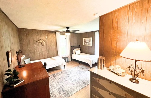 Hohenwald Other | Discover The Farmhouse @ High Forest Farms - Family Friendly Getaway
