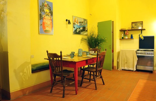 Londa House | Discover The Farmhouse of Caiano: Nature & Pool Retreat