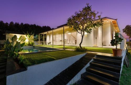 Bhongir Villa | The Farmstays EGFPool4BHKGardenACWi-Fi