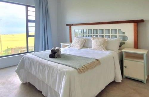 Cannon Rocks House | Experience The Farmstead: 4-Star Ocean View Getaway