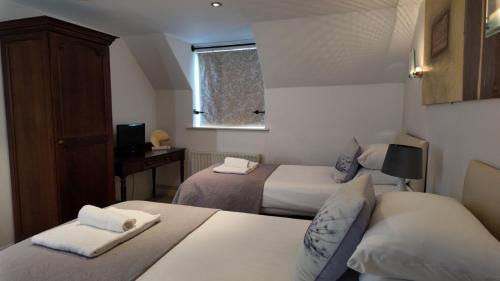 Watlington Bed & Breakfast | Discover The Fat Fox: Pet-Friendly & Family-Oriented Stay