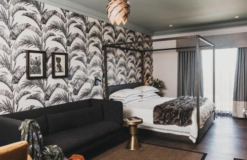 Potchefstroom Hotel | Discover The Feather Hill Boutique Hotel with Pool & Hot Tub