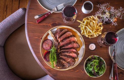 Holt Hotel | Elegant Stays at The Feathers Holt - Pet Friendly & Breakfast